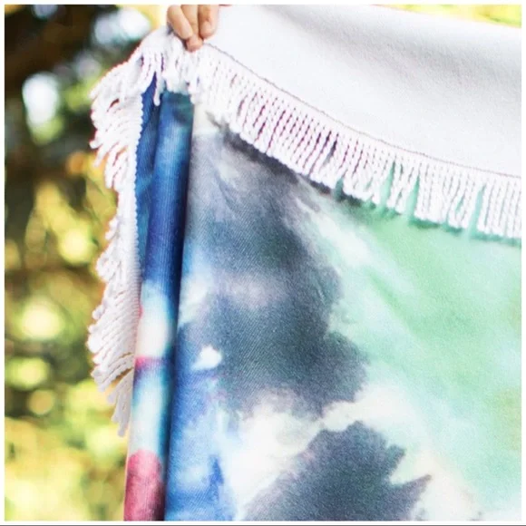 Santa Monica Stunning Tie Dye Round Fringe Beach Towel Blanket - Picture 3 of 6